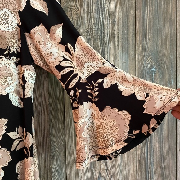 Tommy Hilfiger Black Floral print 3/4 flared sleeve size 12 - Picture 5 of 7